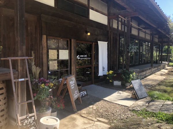 築１００年近くの古民家をリノベーションされたそうです歴史を感