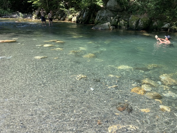 安曇野の滝(須砂渡 烏川渓谷)川遊びを楽しむ夏休み☆