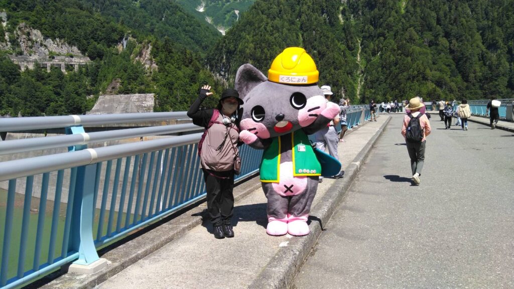 立山黒部アルペンルート&黒部渓谷鉄道のトロッコ電車!!!ゆるキャラ くろにょん