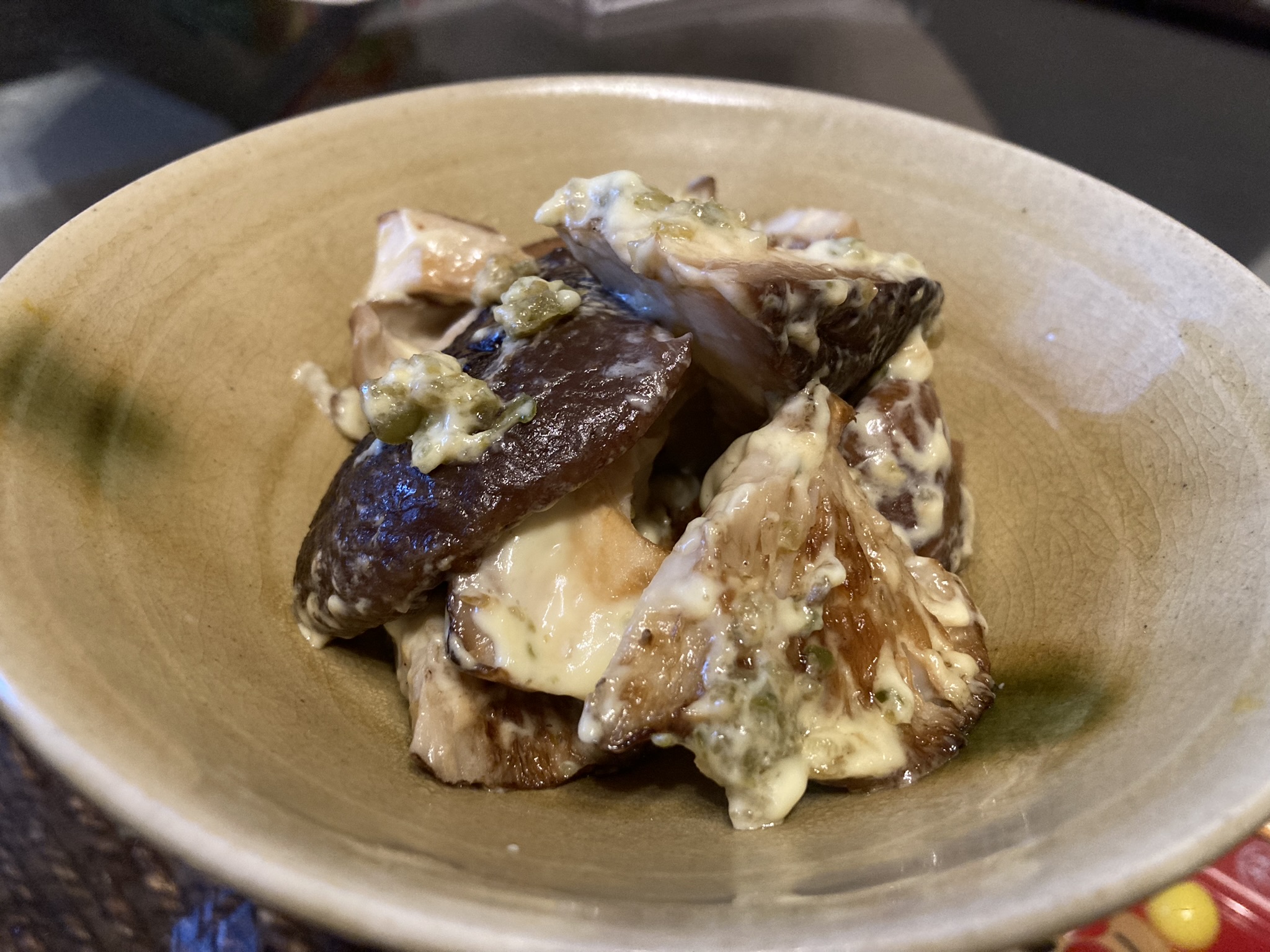 原木シイタケで作るおいしいレシピ(しいたけの柚子胡椒マヨ和え)