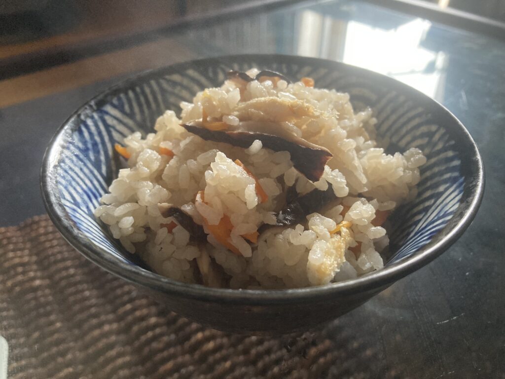 原木シイタケで作るおいしいレシピ(しいたけの炊き込みご飯)
