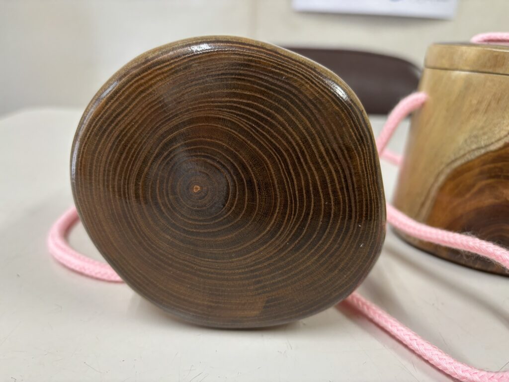 槐（えんじゅ）の木で釣りのエサ入れを手作りしました☆原木を欲しい方も募集中！
