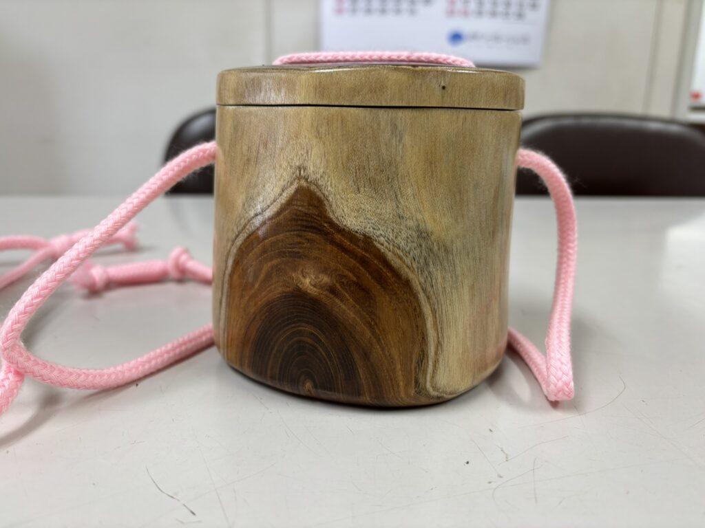 槐（えんじゅ）の木で釣りのエサ入れを手作りしました☆原木を欲しい方も募集中！